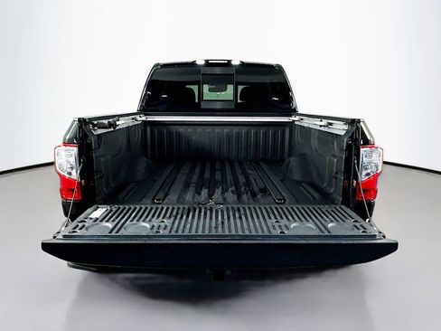 Used 2021 Nissan Titan SV w/ SV Convenience Package AWD/4WD image 29