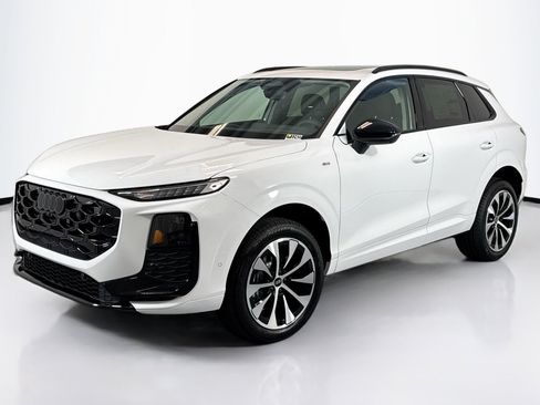 New 2026 Audi Q3 quattro 2.0T AWD/4WD image 1