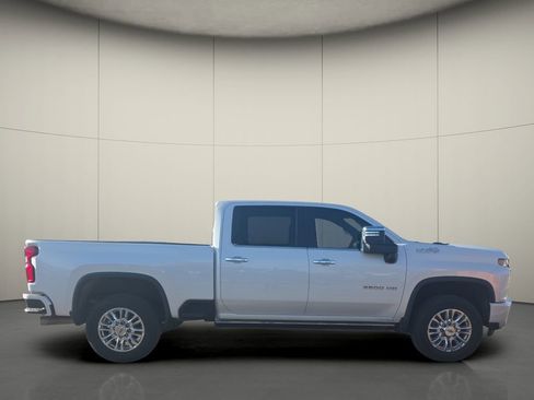 Used 2021 Chevrolet Silverado 2500 High Country w/ Z71 Off-Road Package image 10