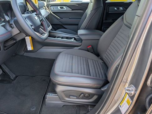 New 2026 Ford Explorer ST-Line w/ ST-Line Street Pack image 9