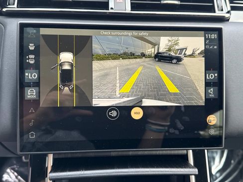 Certified 2025 Land Rover Range Rover Velar Dynamic SE image 24