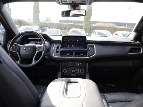 Used 2022 Chevrolet Suburban RST w/ Luxury Package image 15