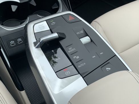 Certified 2025 BMW X1 xDrive28i w/ Premium Package image 29