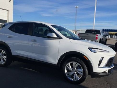 Used 2025 Buick Encore GX Preferred image 3