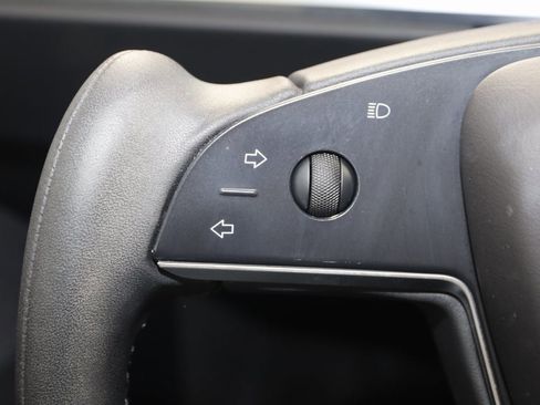 Used 2022 Tesla Model X image 42