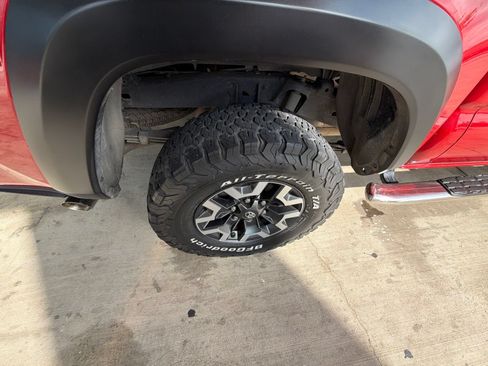 Used 2017 Toyota Tacoma TRD Off-Road w/ Tow Package (A/T) AWD/4WD image 9