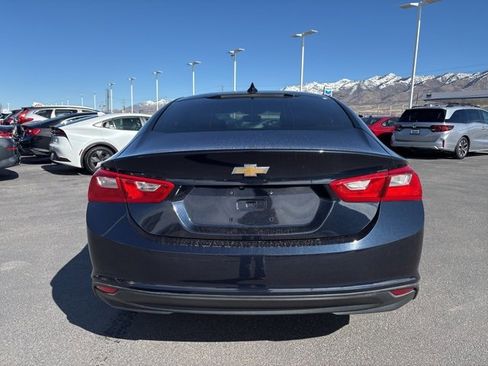 Used 2016 Chevrolet Malibu LT image 4