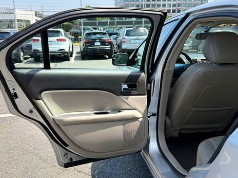 Used 2011 Ford Fusion SEL FWD image 25
