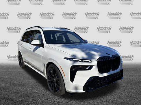 Used 2026 BMW X7 xDrive40i w/ M Sport Package AWD/4WD image 2