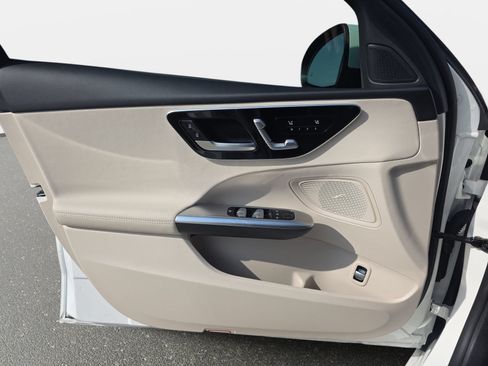 Used 2024 Mercedes-Benz C 300 Sedan image 26