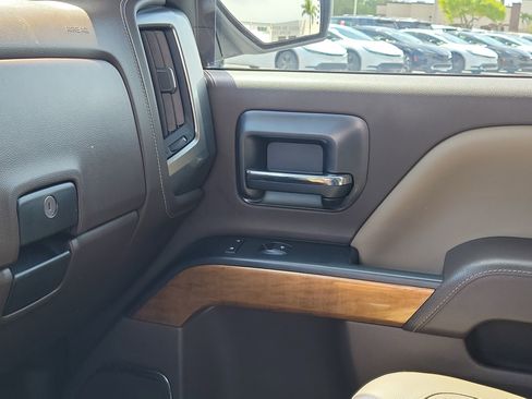 Used 2018 Chevrolet Silverado 1500 LTZ image 31