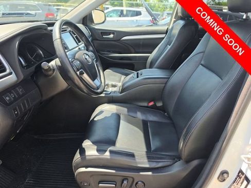 Used 2018 Toyota Highlander XLE AWD/4WD image 4