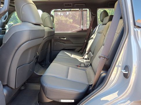 Certified 2024 Lexus GX 550 w/ Accessory Package (Z1) AWD/4WD image 10