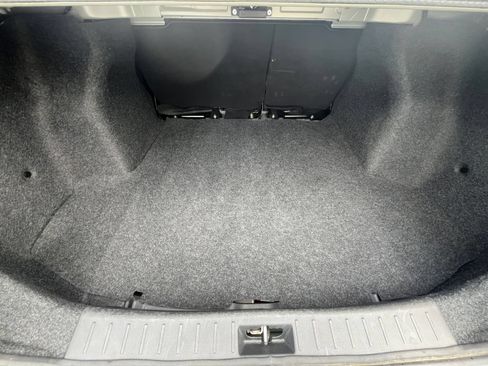 Used 2025 Nissan Versa SV FWD image 30