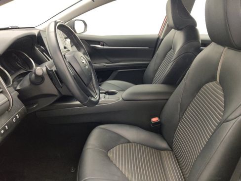 Used 2022 Toyota Camry SE FWD image 17