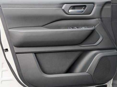 New 2026 Nissan Armada SV image 12