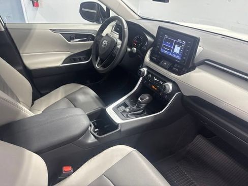 Used 2022 Toyota RAV4 XLE Premium FWD image 28