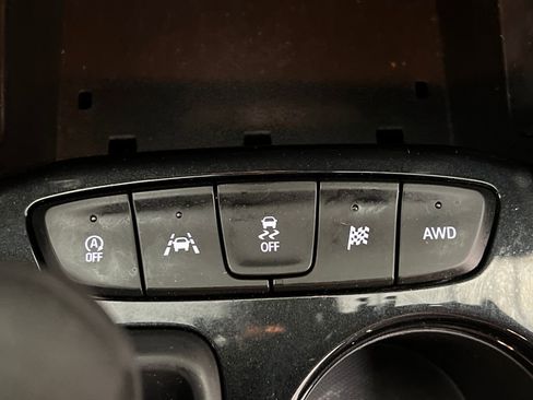 Used 2025 Chevrolet TrailBlazer LT AWD/4WD image 46