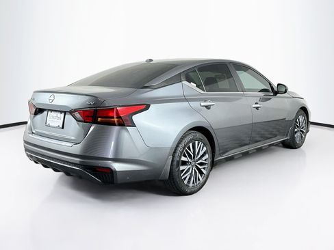 Used 2023 Nissan Altima 2.5 SV FWD image 9