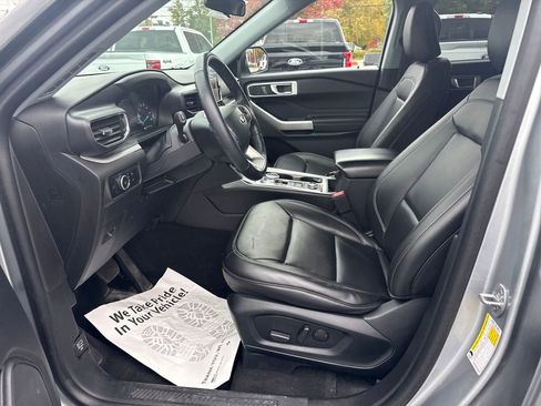Used 2023 Ford Explorer XLT w/ Equipment Group 202A image 24
