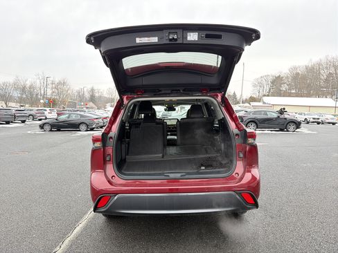 Used 2024 Toyota Highlander Limited image 34
