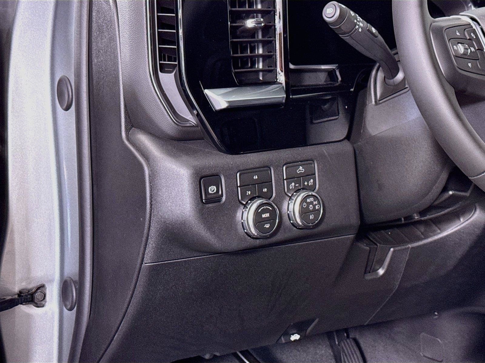 New 2026 GMC Sierra 3500 SLE w/ SLE Convenience Package AWD/4WD image 4