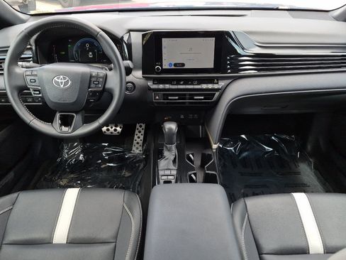 Certified 2025 Toyota Camry SE AWD/4WD image 12