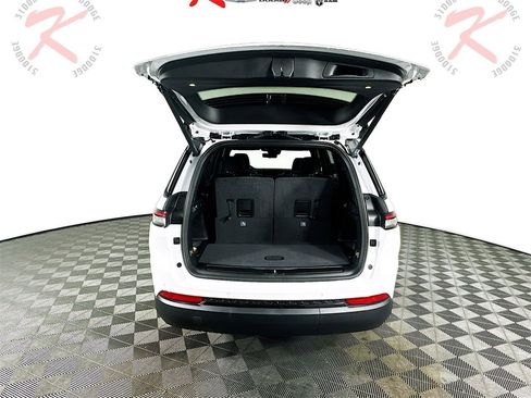 New 2025 Jeep Grand Cherokee L Limited image 16