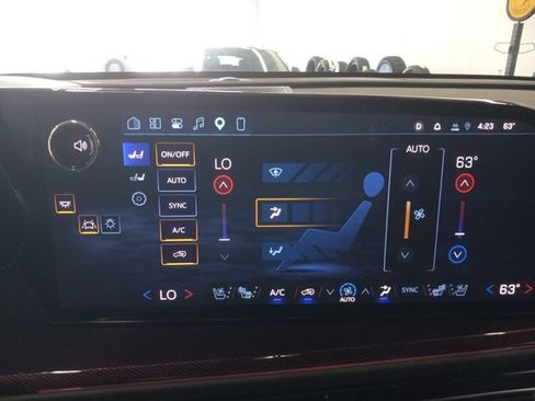 Used 2026 Chevrolet Traverse RS AWD/4WD image 17
