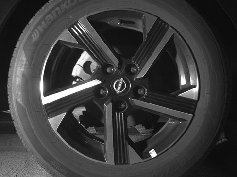 Used 2025 Nissan Sentra SV image 15