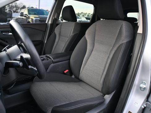 Used 2021 Nissan Rogue SV image 7