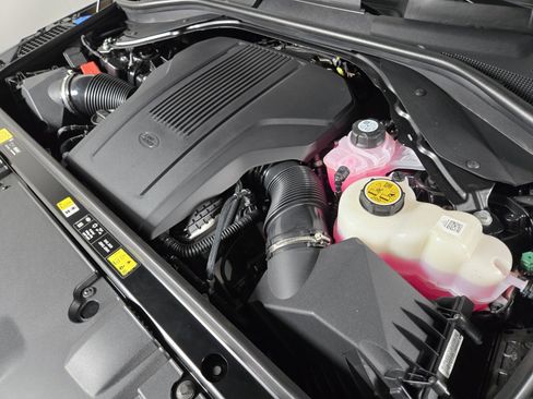 New 2025 Land Rover Range Rover SE image 23