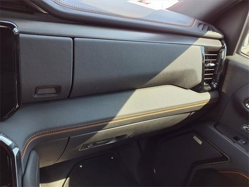 Used 2024 GMC Sierra 1500 AT4 w/ AT4 Premium Package image 17