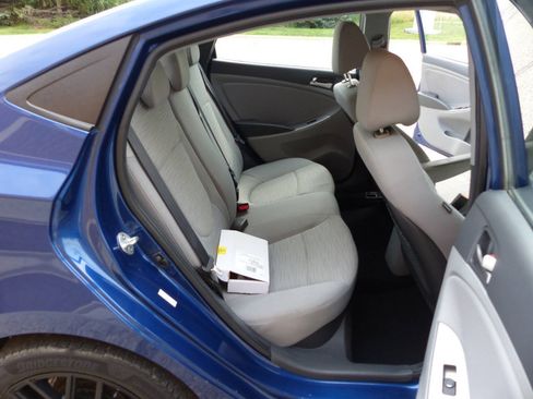 Used 2016 Hyundai Accent SE FWD image 32