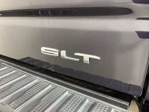 Used 2022 GMC Sierra 1500 SLT w/ SLT Premium Plus Package image 21