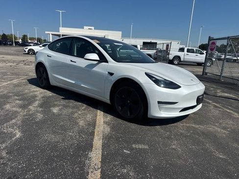 Used 2023 Tesla Model 3 Standard Range RWD image 2