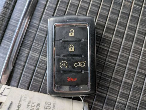 Used 2023 Jeep Wagoneer L Series III w/ Preferred Equipment Group AWD/4WD image 29