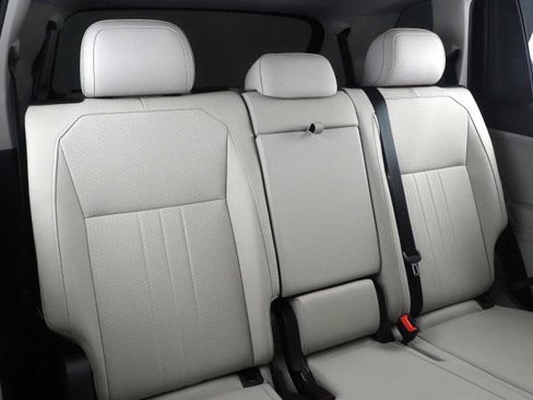 Used 2023 Volkswagen Tiguan SE FWD image 15