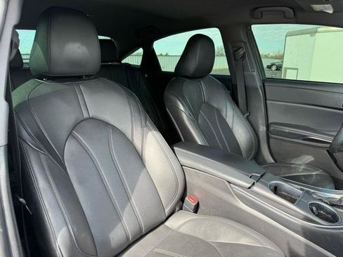 Used 2019 Toyota Avalon XLE w/ Preferred Accessory Package image 39