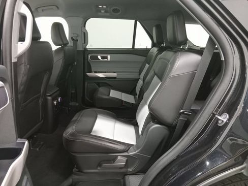 Certified 2023 Ford Explorer XLT w/ Equipment Group 202A AWD/4WD image 14