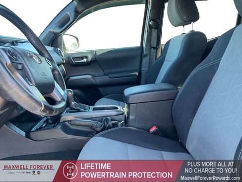 Used 2021 Toyota Tacoma TRD Sport image 19