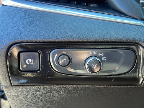 Used 2019 Buick Enclave Avenir w/ Avenir Technology Package AWD/4WD image 15