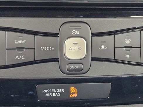 Used 2018 Nissan Leaf SL w/ SL Technology Package image 22