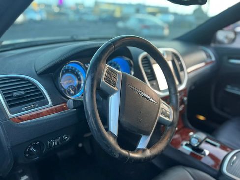 Used 2014 Chrysler 300 Uptown Edition RWD image 10