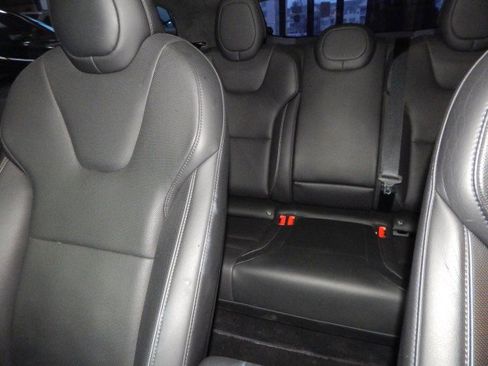 Used 2021 Tesla Model S Plaid image 32