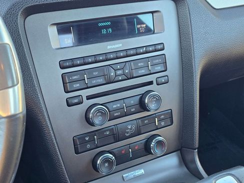 Used 2010 Ford Mustang GT Premium image 26