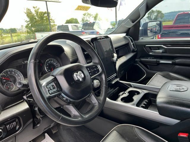 Used 2025 RAM 1500 Laramie AWD/4WD image 15