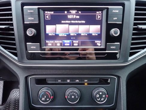 Used 2020 Volkswagen Atlas Cross Sport S image 28