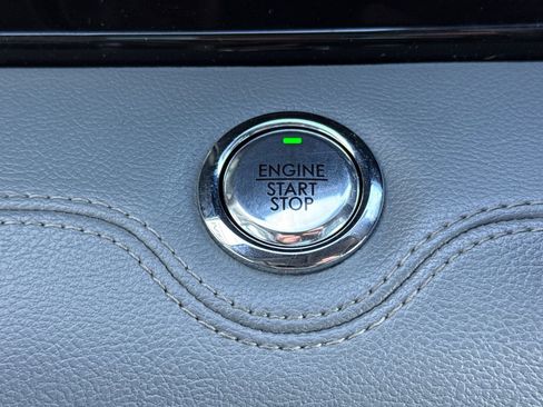 Used 2019 Lincoln Navigator L Reserve image 24