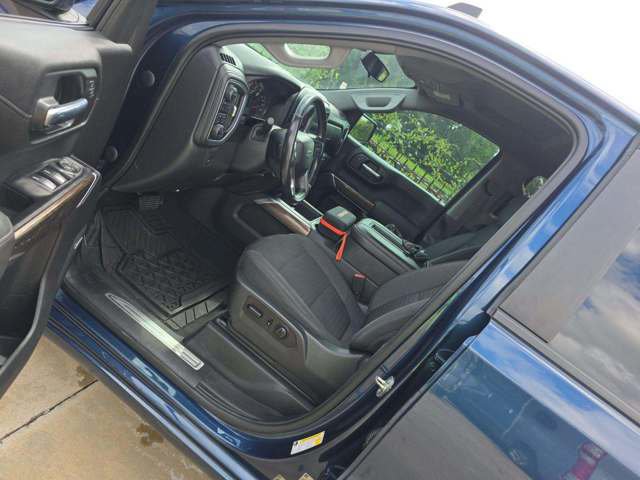 Used 2020 Chevrolet Silverado 1500 RST AWD/4WD image 6